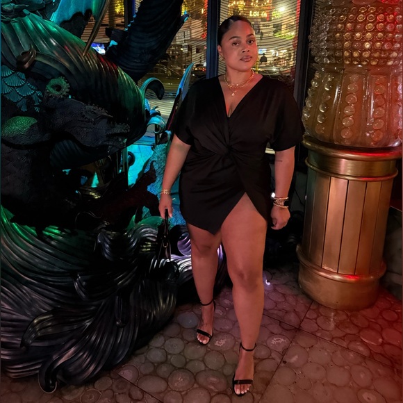 Meet your Posher, Alexa - Picture 2 of 12